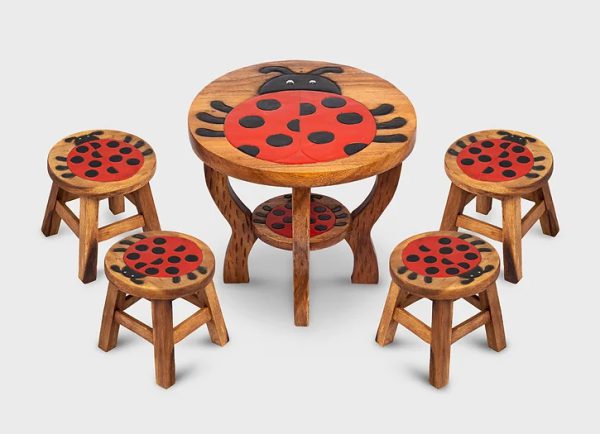 שולחן עץ מלא ילדים מצוייר + 4 כיסאות