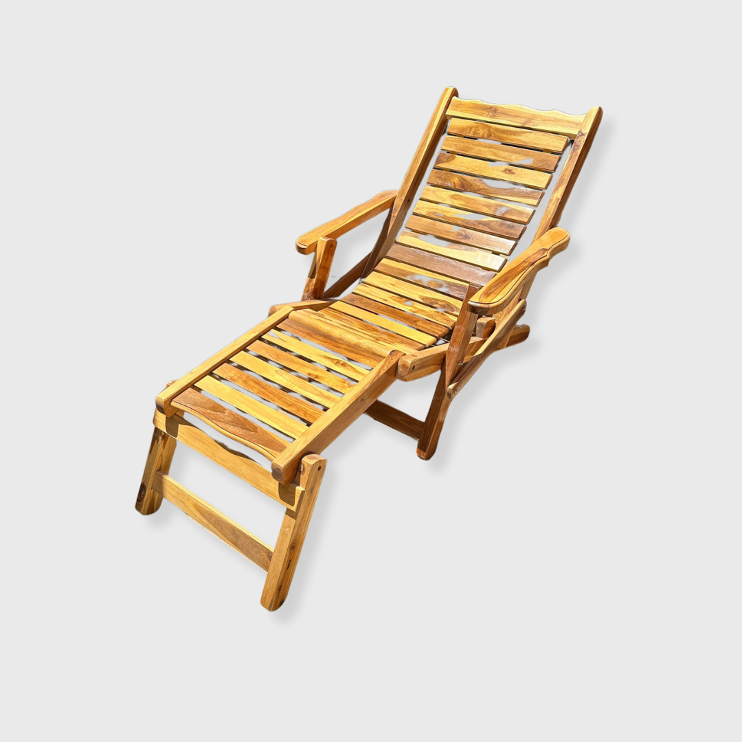 כיסא חוף מעץ טיק בורמזי עם הדום